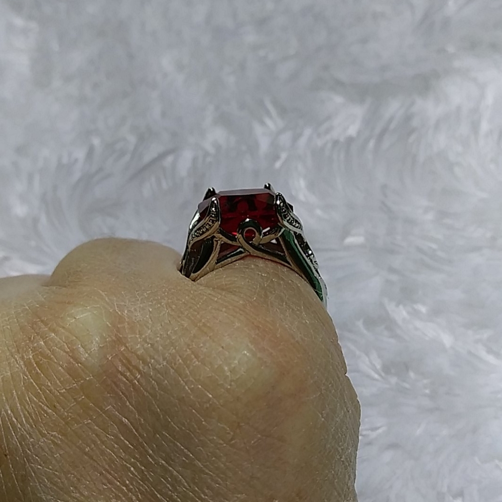 Cocktail ring size 5 simulated ruby - Picture 5 of 7